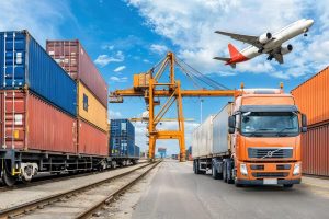 What Is the Difference Between a Courier Service and a Freight Forwarder?
